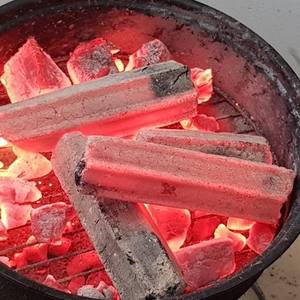 CHARBON DE BOIS DE SCIE MEILLEUR VENDEUR POUR BBQ, FABRIQUÉ AU VIETNAM PAR BIWOOD COMPANY, SANS ODEUR ET SANS FUMÉE, PRÊT À VENDRE - Product Image 5