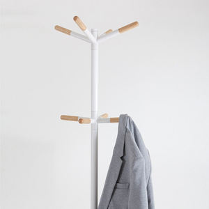 Porte-manteaux en bois de caoutchouc de style moderne pour l'appartement ou l'hôtel - Product Image 5