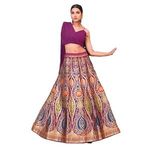 El último diseñador Banarasi Silk Zari Weaving Work Lehenga Choli de Fab Zone - Product Image 1