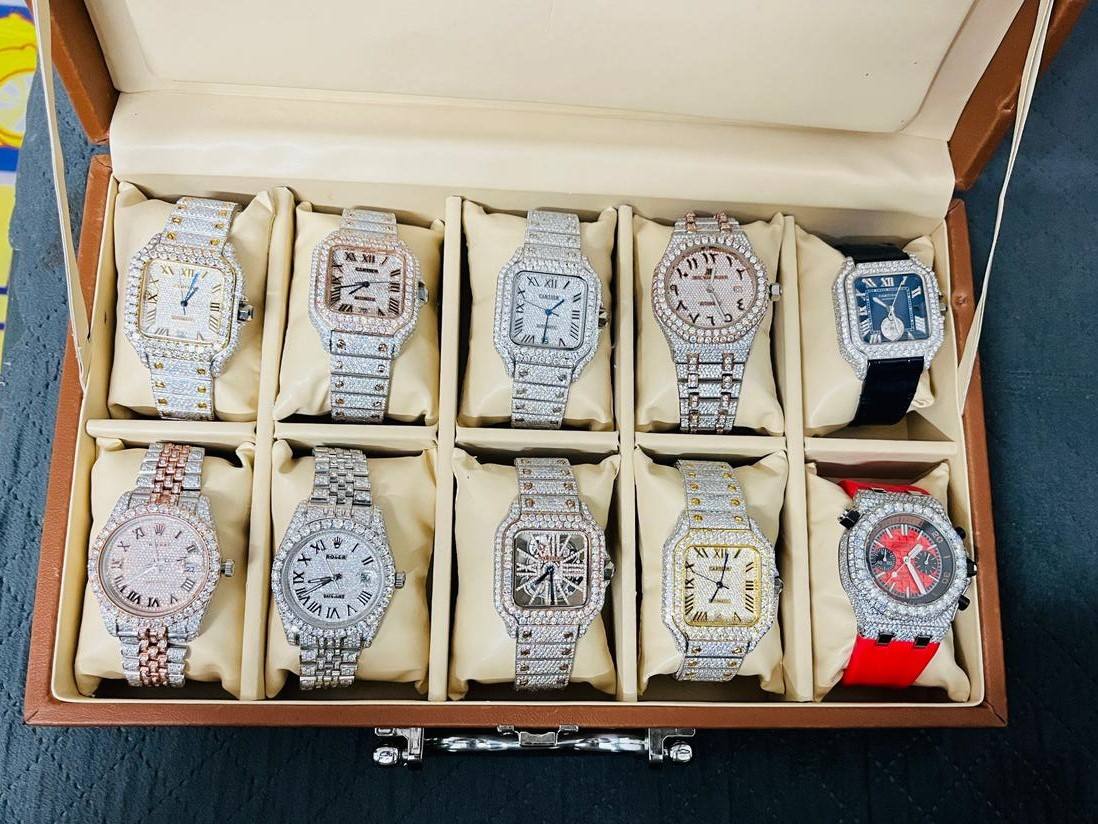 ตามที่แสดงเป็นภาพ