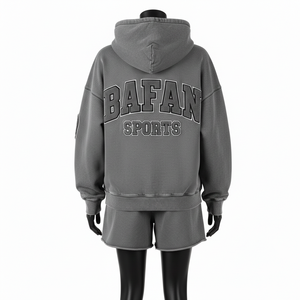 Ensemble court pour femme en molleton brossé doux en coton et polyester 320 GSM, gris, avec logo brodé personnalisé, ensembles pour femmes - Product Image 2