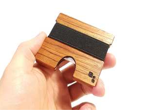 Tarjetero de Madera Hecho a Mano |   Soporte para Tarjetas de Madera Maciza Ecológico |   Organizador de Escritorio - Product Image 5