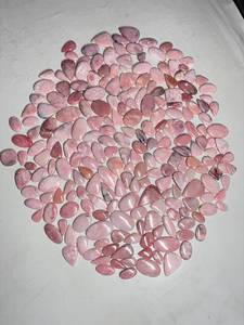 พลอยโอปอลสีชมพูธรรมชาติคุณภาพดีที่สุด รูปทรงคาโบชอง สีสวยงาม เหมาะสำหรับการออกแบบเครื่องประดับ การสะสม ของขวัญ และงานฝีมือ - Product Image 1