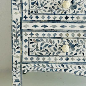 Cajón con Incrustaciones de Hueso de ILAHI, Diseño Moderno con Detalles de Ágata, Mueble Portátil para el Hogar - Product Image 1