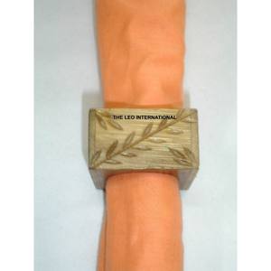 Ronds de serviette au design moderne pour la décoration de table de mariage, ronds de serviette en bois de qualité supérieure, forme carrée pour la décoration de table - Product Image 1