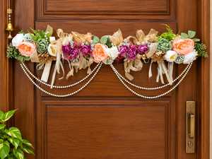 Guirnalda Decorativa para Puerta de Diwali, Hecha a Mano en India, con Flores Artificiales de Poliéster Mixto, Decoración para el Hogar, Bandarwal - Product Image 1