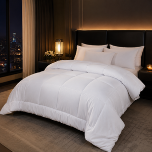 Couette respirante en polyester brossé 150x210cm, type duvet d'oie, pour hôtel - Product Image 1