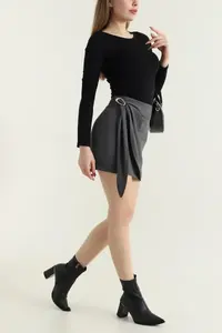 Falda de Mujer de Cintura Alta con el Mejor Diseño, Estilo Casual con Estampado de Sol en Colores Sólidos, Poliéster Económico con Cierre Elástico en la Cintura - Product Image 2