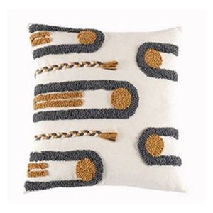 Housse de coussin décorative géométrique brodée, style bohème, en textile, avec design amovible et lavable - Product Image 1
