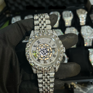 Reloj de Lujo de Acero Inoxidable con Movimiento de Cuarzo Estilo Diamante Premium, Bisel Redondo Clásico, Reloj de Moda con Diseño Personalizado - Product Image 2