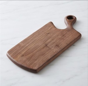 Planche à découper rectangulaire vintage en bois brun avec poignée et trou de suspension - Product Image 3