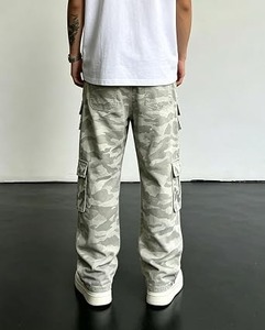 Jean en denim à jambe large pour homme - Style décontracté déchiré écoresponsable en coton respirant, coupe ample, bleu classique, prêt pour l'hiver et l'été - Product Image 2