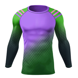 เสื้อแรชการ์ดแขนยาวสำหรับผู้ชาย พิมพ์ลายแบบ Heat-Transfer สีตัดต่อ ป้องกันรังสียูวี ระบายอากาศได้ดี แห้งเร็ว ต้านเชื้อแบคทีเรีย เป็นมิตรกับสิ่งแวดล้อม - Product Image 4