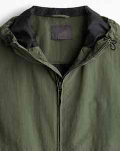 Chaqueta Cortavientos de Nailon Personalizada OEM, con Cierre, Impermeable, Ligera, para Hombre, para Correr al Aire Libre, con Capucha, Chaqueta para Lluvia - Product Image 2