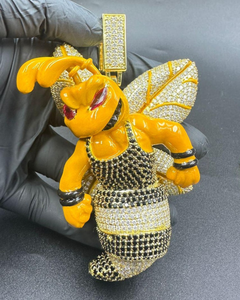 Colgante de Abeja con Moissanita Personalizado, Plata 925, Chapado en Oro de 18K, Corte Brillante Redondo, Joyería Temática, Amuleto de Lujo Unisex - Product Image 1