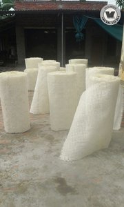 Rouleau de cannage semi-blanchi disponible, maille carrée en rotin, matériau durable pour la fabrication de paniers et la décoration murale DIY, rouleau de 15m - Product Image 5