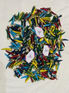 Arte en Resina, Joyería Artística Moldeada a Mano, Colgantes y Medallones de Alta Calidad, Artesanía de Origen Ético - Product Image 3