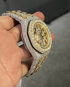 Montre chronographe de luxe pour homme en or jaune, 45 mm, analogique, quartz, cristal saphir, bracelet en acier inoxydable incrusté de diamants - Product Image 2
