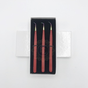 Pince à épiler à pointe arc-en-ciel étiquetée personnalisée de haute qualité pince à épiler d'extension de cils en acier inoxydable avec revêtement en poudre rouge - Product Image 1