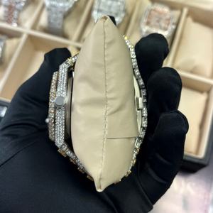 Montre de luxe entièrement sertie de pierres Moissanite VVS, chiffres arabes, boîtier octogonal royal 30 mm, affichage de la date, design Hip Hop, jaune - Product Image 2