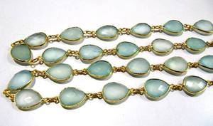 Chaîne de connecteurs à facettes en chalcédoine aqua naturelle, forme poire, style briolette - Product Image 3
