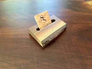 Tarjetero de Madera Sólida para Tarjetas de Presentación |   Soporte para Tarjetas de Escritorio |   Organizador de Escritorio para Oficina - Product Image 3