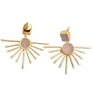 Boucles d'oreilles pendantes en laiton naturel, quartz rose, nacre, géométriques, plaquées or 10 carats, texture de laiton mat de qualité supérieure, tendance, statement - Product Image 3