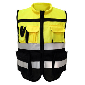 Chaleco de Seguridad de Alta Visibilidad con Franjas Reflectantes y Múltiples Bolsillos en Colores Verde, Naranja y Amarillo para Uso en Trabajos al Aire Libre - Product Image 3