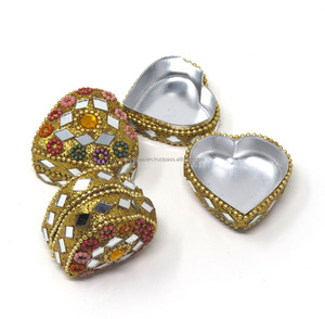 Boîte cadeau de faveur de mariage en forme de coeur mignon boîtes portables faites à la main petits bijoux de voyage boîte à pilules décorative en métal organisateur de trucs - Product Image 5