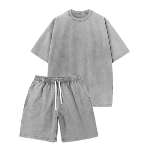 Ensemble 2 pièces T-shirt et short pour homme, style streetwear, en polyester/coton tricoté, respirant, avec logo personnalisé imprimé et effet délavé à l'acide - Product Image 1