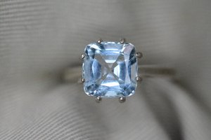 แหวนอะความารีนแท้รับรองคุณภาพ เงินสเตอร์ลิง ประดับเพชรเม็ดเดี่ยว สีฟ้าแท้ ของขวัญสำหรับเธอในวันเกิดเดือนมีนาคม - Product Image 6