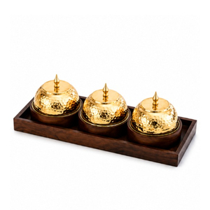 Juego de 3 cuencos de lujo para dátiles, dorados y martillados, con bandeja de madera de mango, cuenco metálico para dátiles, cuenco para servir frutos secos para Ramadán, para bodas - Product Image 1