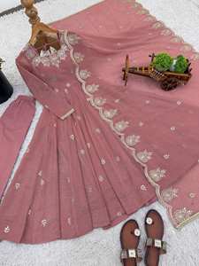 Vestido Anarkali de seda crujiente para mujer, con bordado de lentejuelas y forro interior de microalgodón cosido, de alta calidad, para venta al por mayor. - Product Image 3