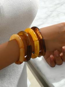 High Quality Customizable <b>Resin</b> Bangle Jewelry for Women Girls <b>Gifts</b> and Fashion Accessories Available for Sale - Product Image 3