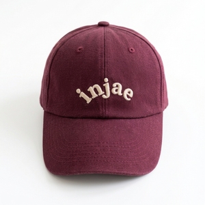 Gorra de Béisbol Deportiva Color Borgoña, Unisex, con Logotipo Bordado de Injae, Ajustable, de 6 Paneles, de Lona y Algodón, Estilo Dad Hat para Actividades Diarias - Product Image 1