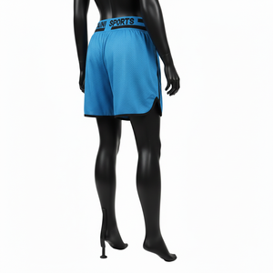 Shorts de malla de poliéster transpirable de 160 GSM para mujer, color azul cielo con paneles laterales negros, logotipo personalizado por transferencia térmica, shorts para mujer - Product Image 5