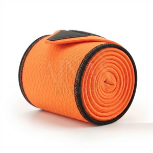 Bandages équestres professionnels en néoprène de haute qualité, souples, extensibles et légers pour le travail en écurie, l'équitation, la pratique et la compétition. - Product Image 3