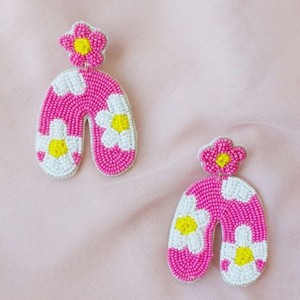Boucles d'oreilles créoles élégantes et tendance, faites main, brodées de perles, style luxe léger, pour mariages, fêtes, événements festifs, cadeaux, mode - Product Image 1