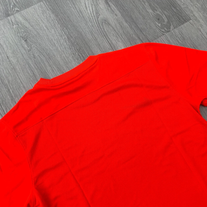 Conjunto de Camiseta y Pantalones Cortos Deportivos Personalizados Dri Fit Academy - Conjunto Deportivo Color Carmesí Brillante para Hombre - Product Image 4