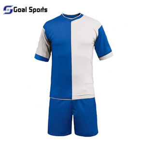 Maillot de football personnalisé bleu et blanc pour homme, manches courtes, col en V, polyester respirant et anti-humidité, écoresponsable, coupe classique - Product Image 2