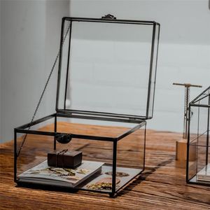 Boîtes de rangement décoratives en métal et verre faites à la main et personnalisées avec cadre métallique pour organiser les bijoux et les boîtes à bijoux en verre. - Product Image 2