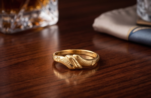 DIVYORO FEMALE CLASSIC แหวนลายคลื่นชุบทอง 22K - Product Image 3
