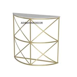 Table décorative dorée pour couloir, côté canapé ou salon, élégant accent de décoration intérieure - Product Image 2