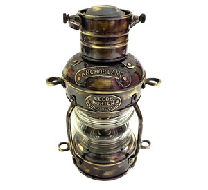 Lampe d'ancre maritime en laiton rustique de qualité supérieure, lanterne nautique pour la décoration de maison côtière et l'éclairage nautique, en vente - Product Image 4