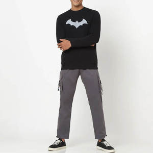 Sudadera de algodón duradera con un corte refinado, diseñada para brindar comodidad y un estilo casual elegante. - Product Image 4