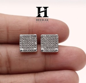 Boucles d'oreilles de luxe carrées en diamant, or blanc 14 carats, diamants de laboratoire VVS, micro-pavé de moissanite, style hip-hop - Product Image 6