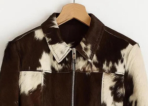 Chaqueta de piel sintética para mujer, estampado de vaca, cuello vuelto, manga larga, cierre de cremallera, longitud corta, ropa informal de otoño - Product Image 2