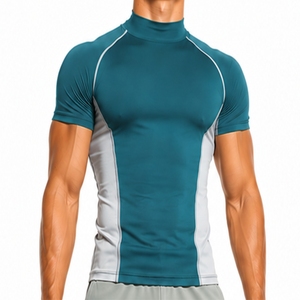 T-shirt de compression à col montant pour homme – Confort premium, séchage rapide, extensible, souple, mouvement fluide, design moderne - Product Image 1
