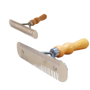 Peigne à picots en acier inoxydable avec manche en bois, réutilisable, pour le toilettage des chevaux, des moutons et des chèvres, manche de peigne de toilettage pour chevaux - Product Image 1