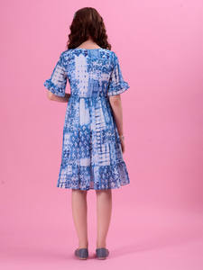 Vestido midi formal azul con estampado floral, cuello en V, manga corta, dobladillo acampanado, tela de gasa, para mujer - Product Image 3